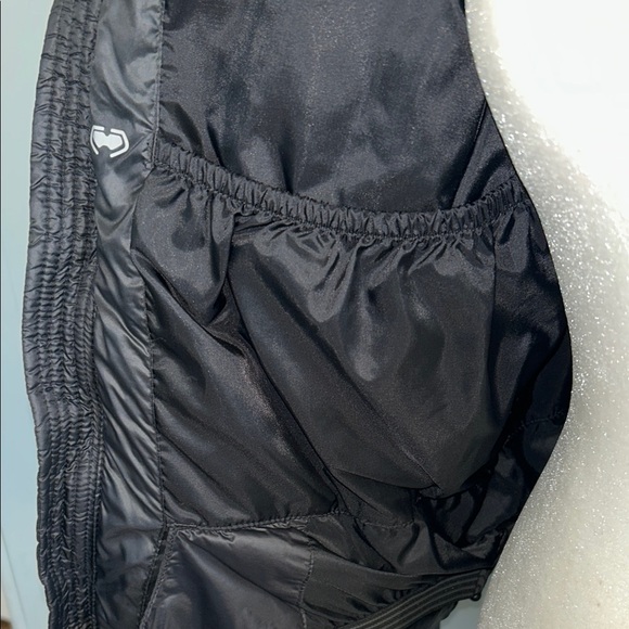 The North Face Women's Black Puffer Jacket - Picture 9 of 16